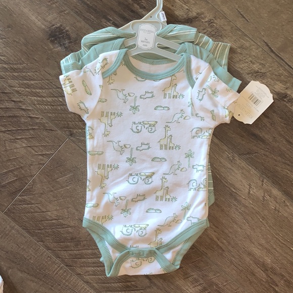 KYLE & DEENA BABY ONSIE & PAJAMA SET NWT - Picture 5 of 9